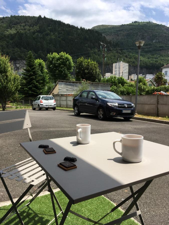 ルルドLe Foch - Centre - Parkingアパートメント エクステリア 写真