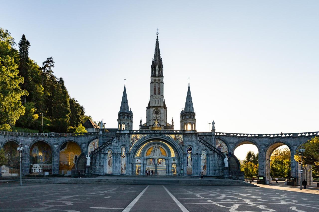 ルルドLe Foch - Centre - Parkingアパートメント エクステリア 写真